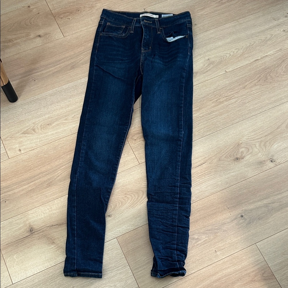 Levi's Women's Dark Indigo Skinny Jeans